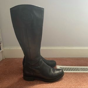 Rockport black leather riding boots with emblem